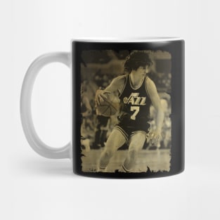 Pete Maravich - Vintage Design Of Basketball Mug